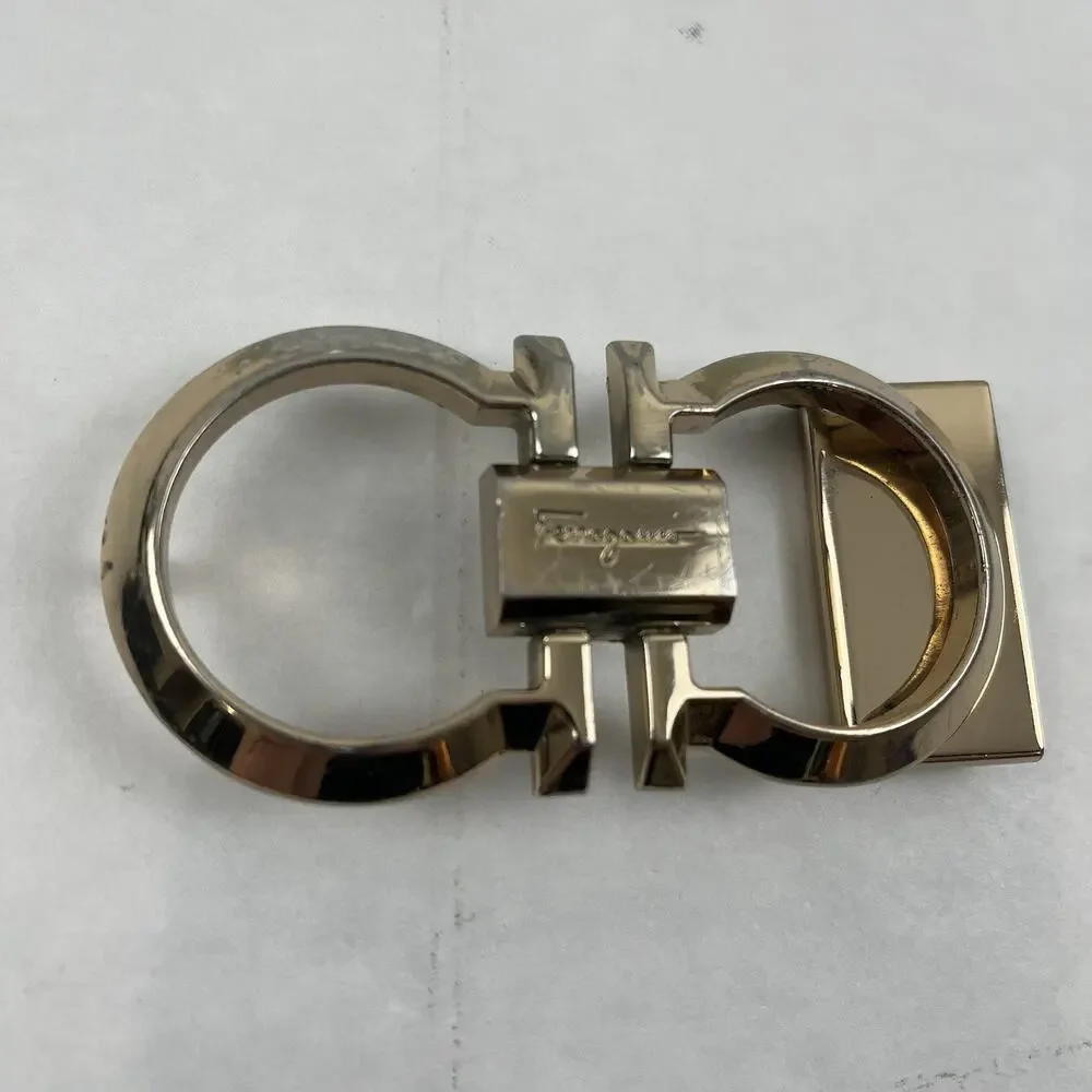 Salvatore Ferragamo Gancini Belt Black Leather Gold Buckle Italy 35” Fair